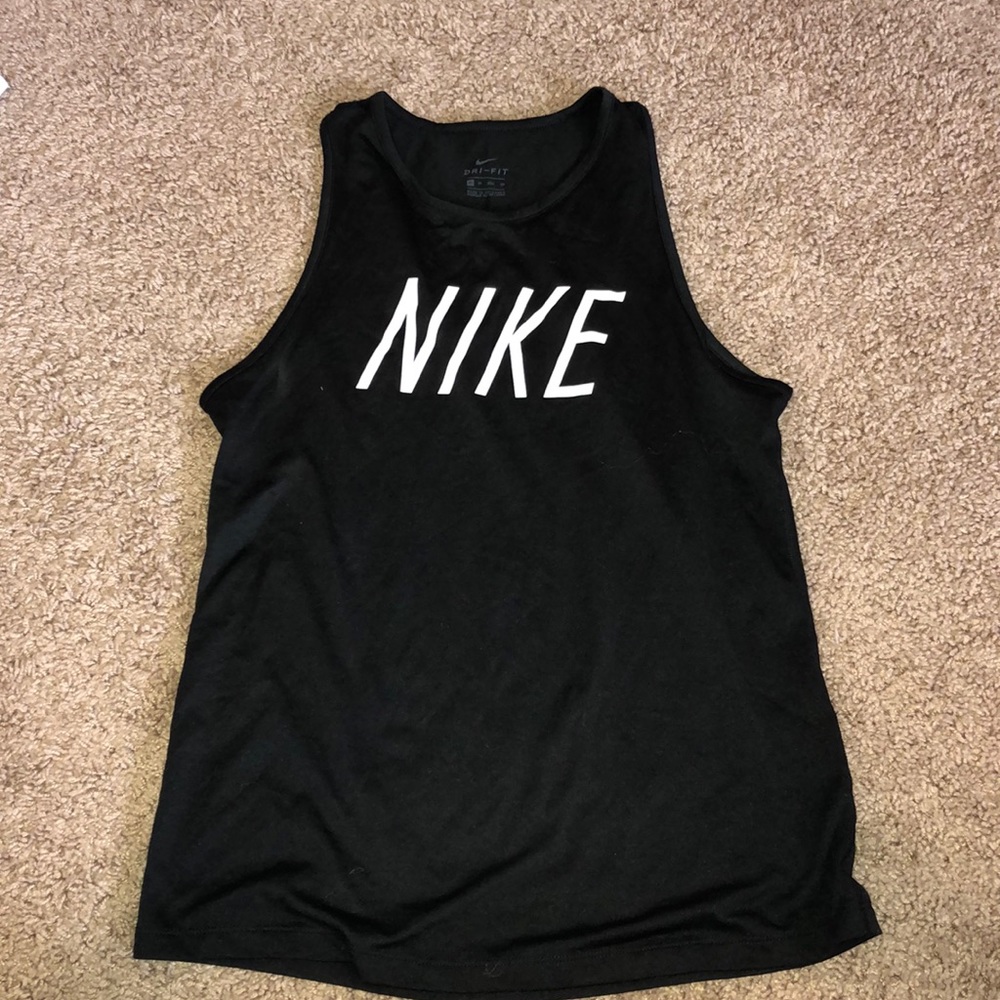 Black Nike workout tank